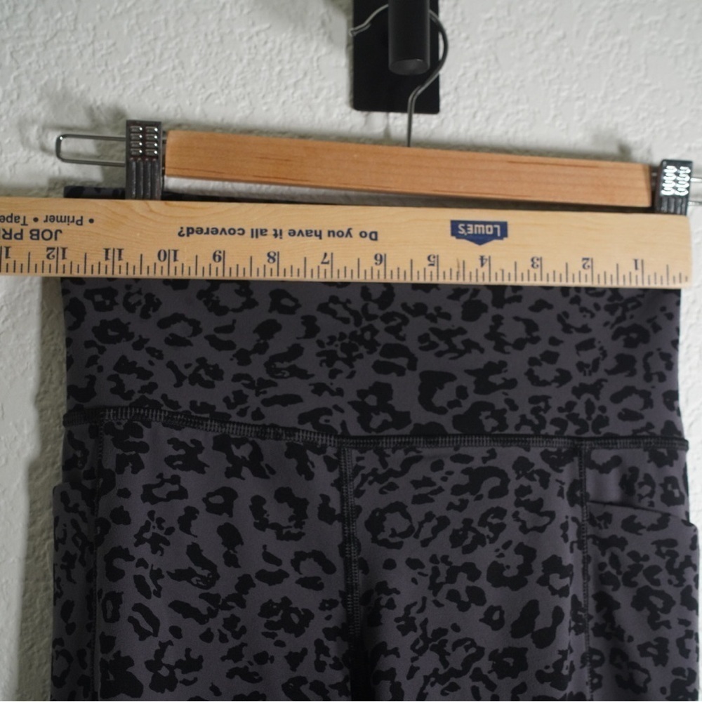 Athleta Leggings Women’s Salutation II Capri Black High Rise Yoga Size XS - Picture 6 of 8